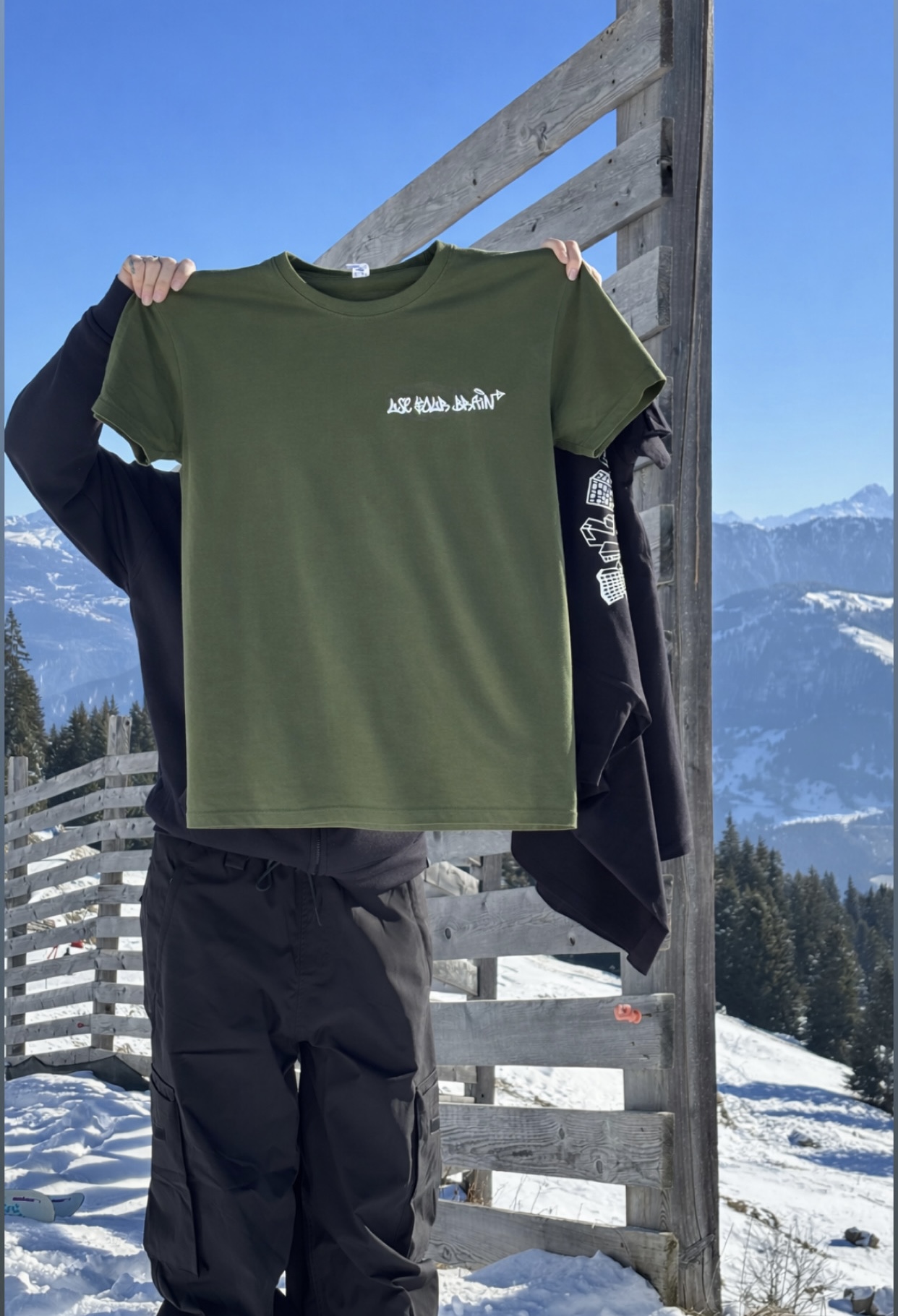 USE YOUR BRAIN T-SHIRT - Image 7